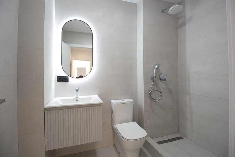 Gerenoveerd appartement met vier balkons — Málaga Centrum — woningfoto